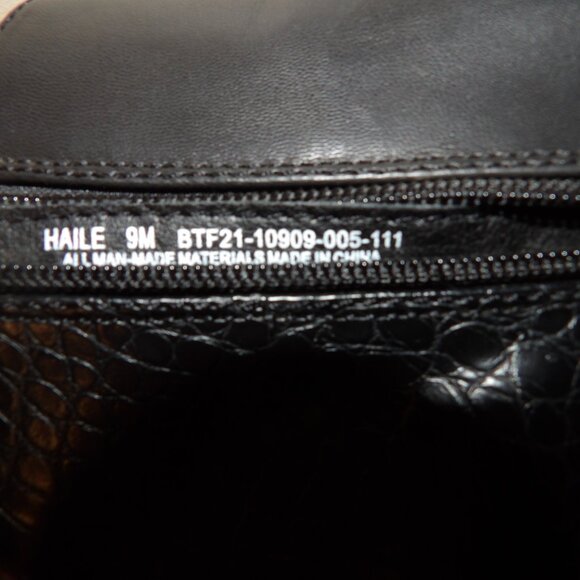 Baretraps Haile Vegan Croc Faux Leather Boots Sz 9M - Picture 6 of 8